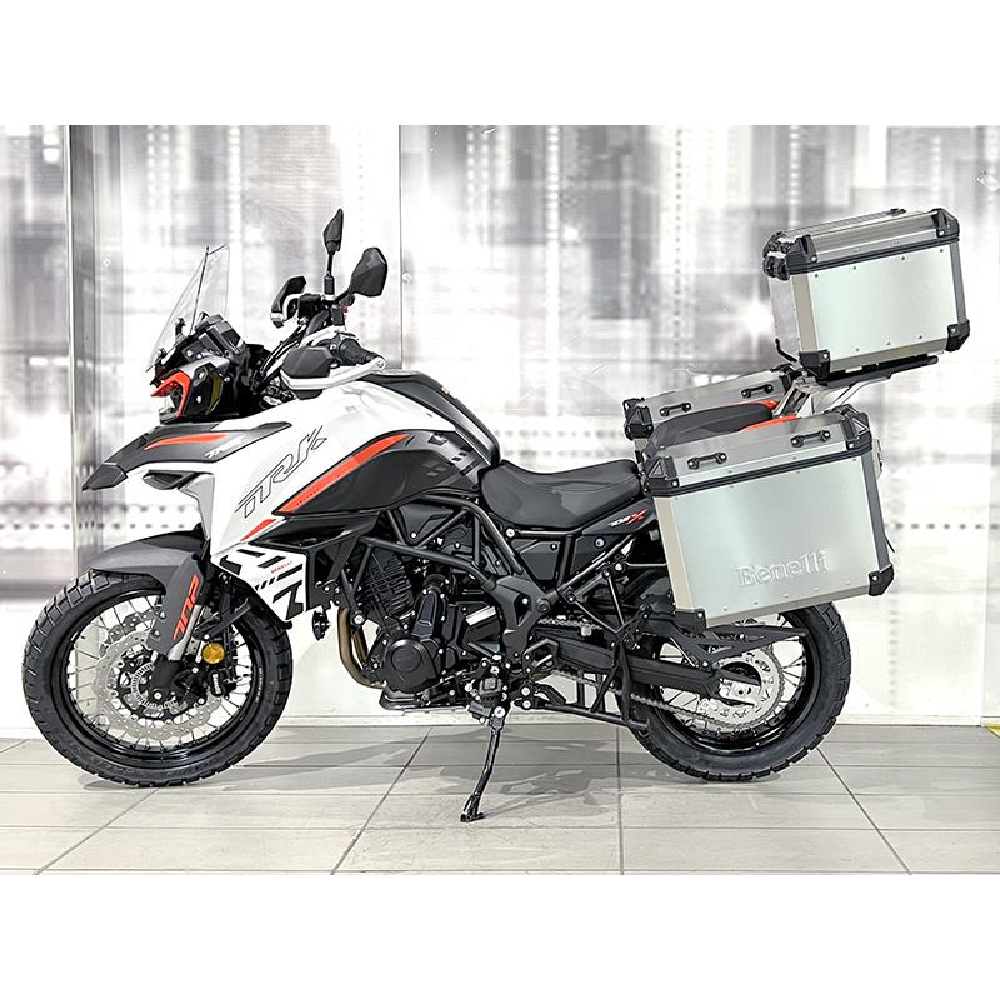 TRIS 3 BAULETTI ORIGINALI BENELLI E STAFFE TRK 702X NUOVO E ORIGINALE - immagine 2