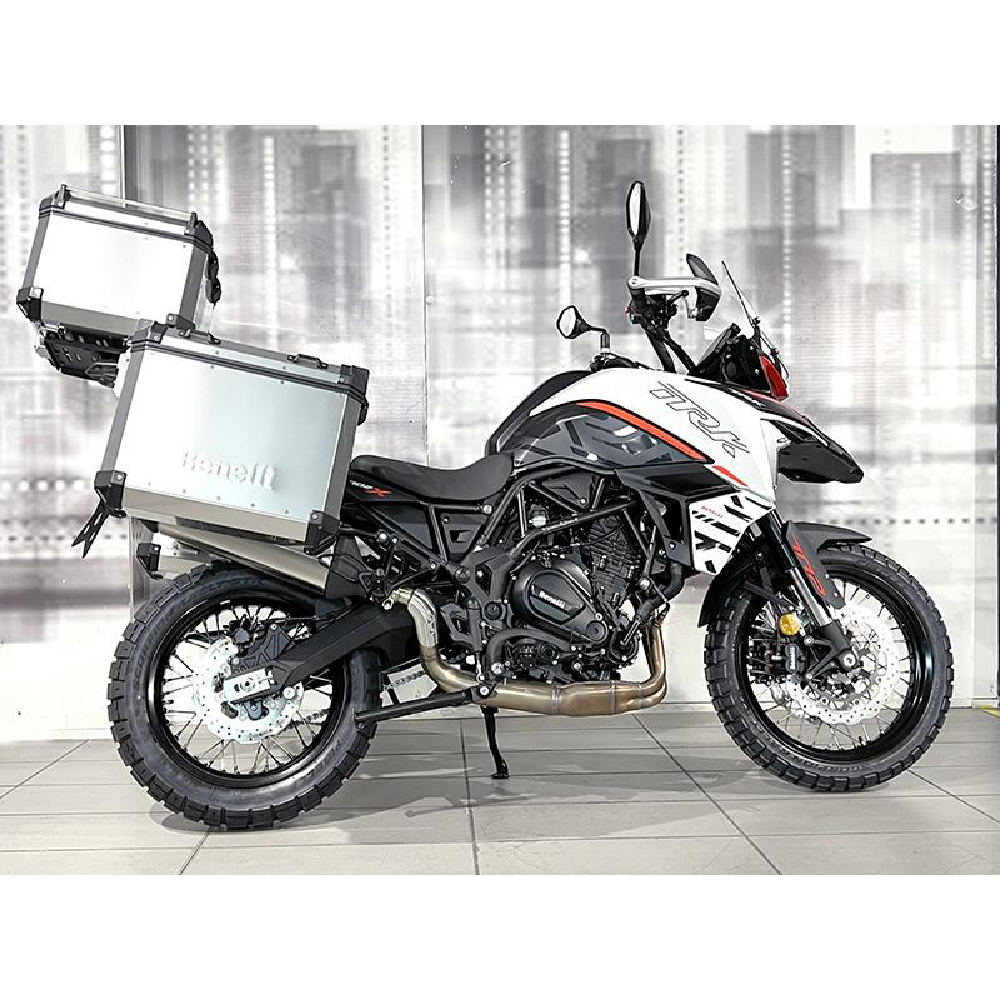 TRIS 3 BAULETTI ORIGINALI BENELLI E STAFFE TRK 702X NUOVO E ORIGINALE - immagine 3